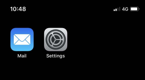 Mail icon on iOS blank desktop